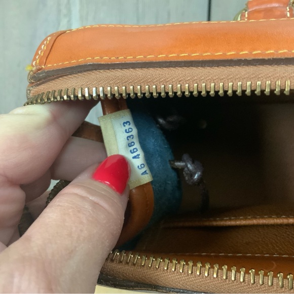 Vintage Dooney and Bourke Vintage Satchel Handbag - Picture 12 of 16